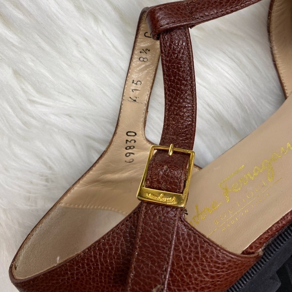 Salvador Ferragamo Leather T Strap Shoes Size 8.5 - Picture 5 of 8